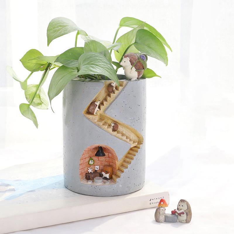 Floroux Animal Flower Pot | Decorative Plant Pot for the Home | Style: Hedgehog or Rabbit