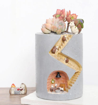 Floroux Animal Flower Pot | Decorative Plant Pot for the Home | Style: Hedgehog or Rabbit