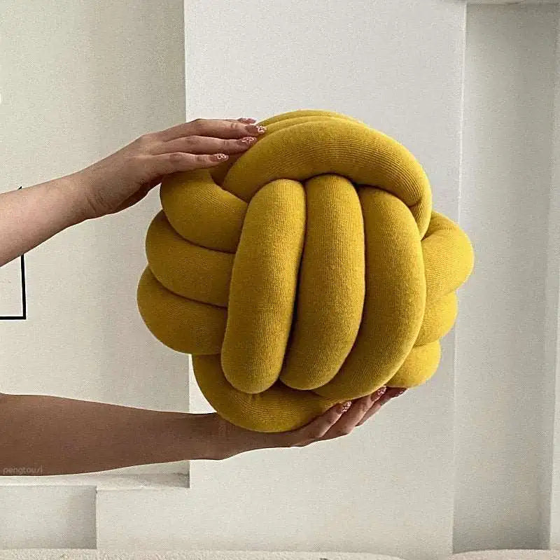 Coussin de lancer en balles nouées décoratives PlushKnot