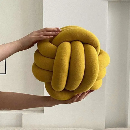 Coussin de lancer en balles nouées décoratives PlushKnot