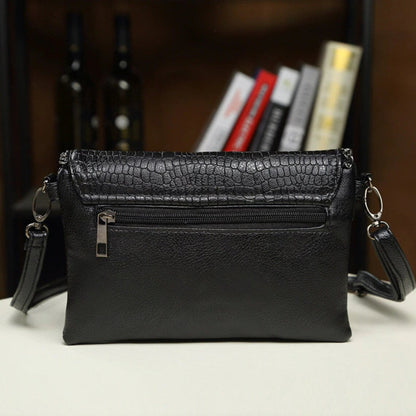 Alexa Clutch – Élégance Intemporelle dans la Mode