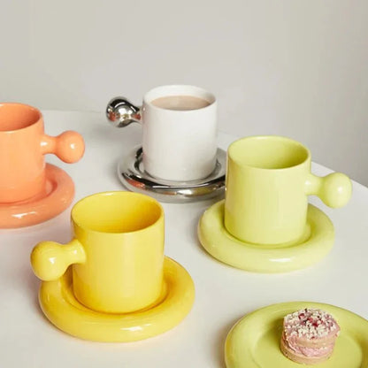 Ensemble de tasses à café et sous-tasses en céramique accrocheur