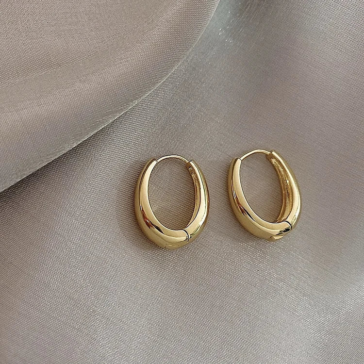 Boucles d'oreilles créoles élégantes en or d'Elisa - Un accessoire indispensable !