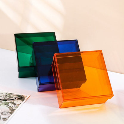 Coffre de rangement coloré en acrylique avec couvercle