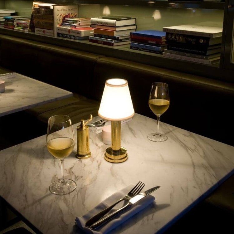 Alyssia | Lampe de table en tissu dimmable