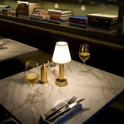 Alyssia | Lampe de table en tissu dimmable