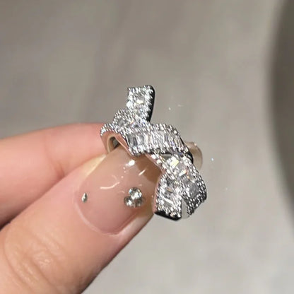 Bague à nœud en diamant ajustable élégante - Collection Serena