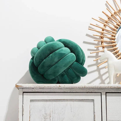 Coussin décoratif et doux avec boule nouée en cuir suédé