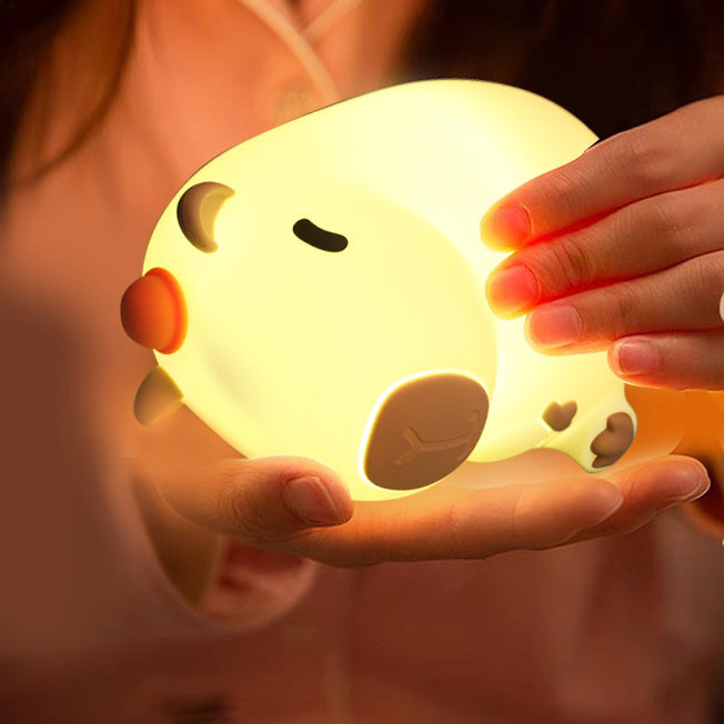 Lampe de nuit LED Capybara en silicone souple avec chapeau - Cadeau parfait pour les enfants et les filles