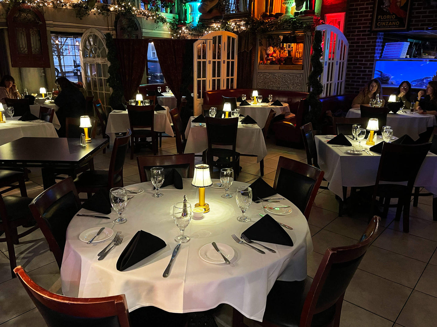 Élégance sans fil : Lampe de table en tissu dimmable de luxe