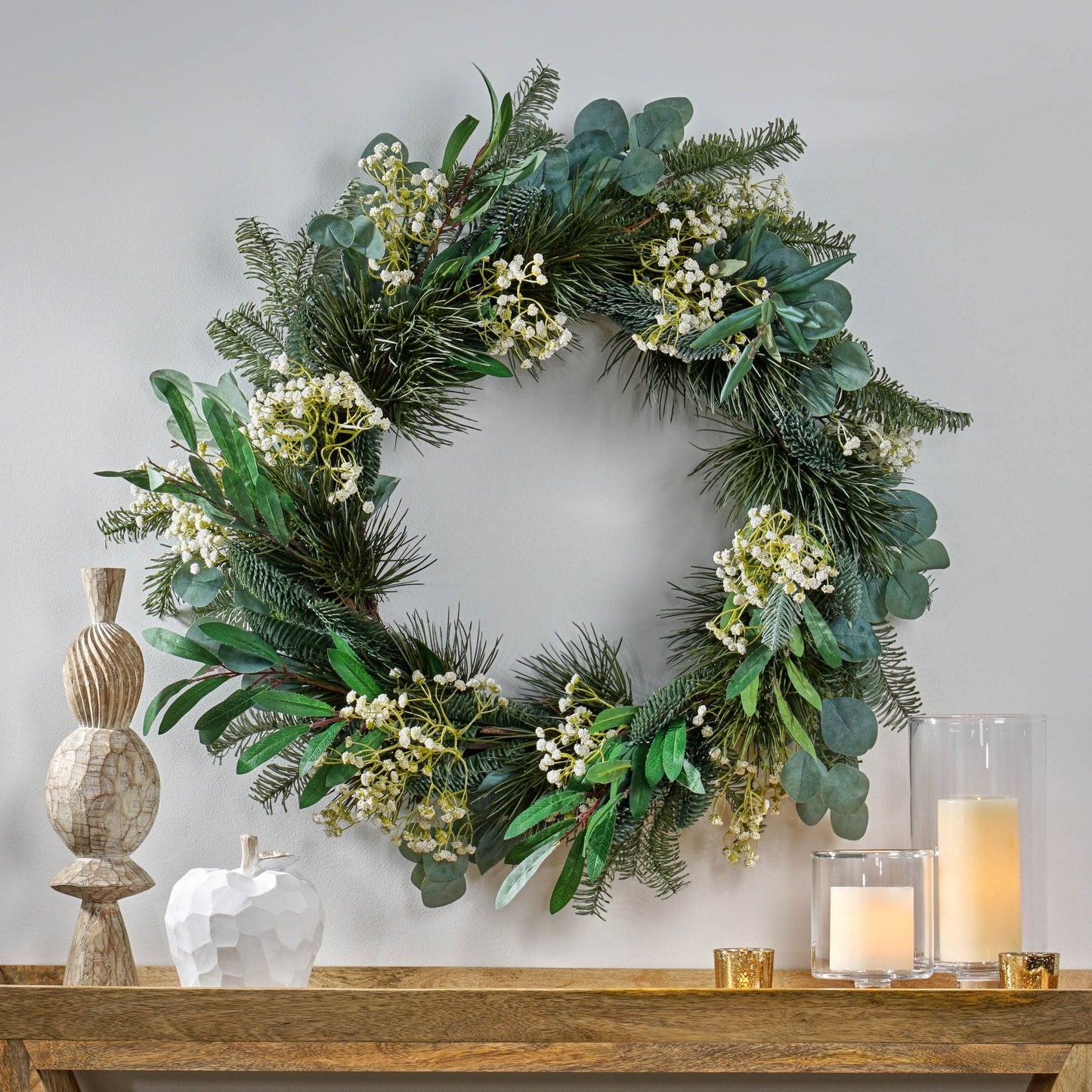 Couronne de Feuilles d'Eucalyptus et de Branches de Pin – Design Étoiles Rustiques de 30 pouces, Parfaite pour la Porte d'Entrée, Décor de Noël 2024