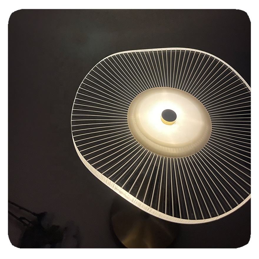 Floroux - Lampe de table LED moderne pour une atmosphère chaleureuse et accueillante