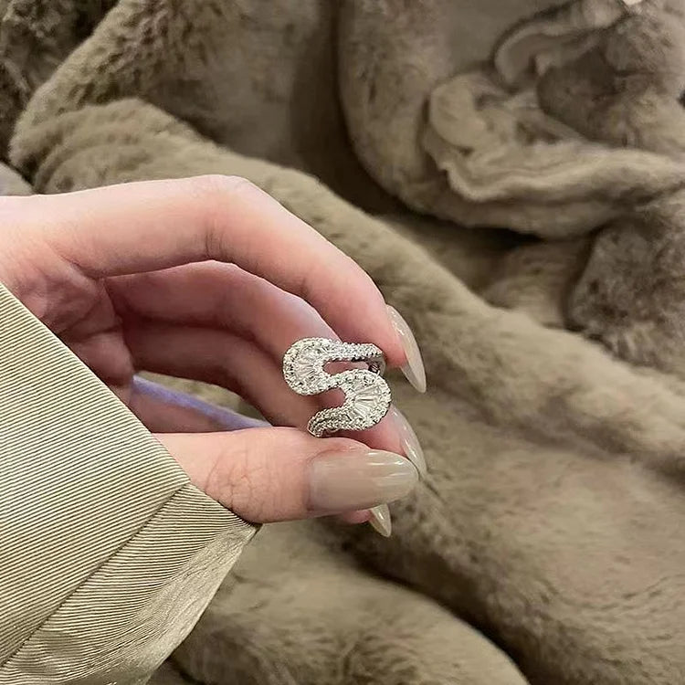 Bague en Argent Élégante en Forme de S avec Zirkonia Envoûtante - Seraphine