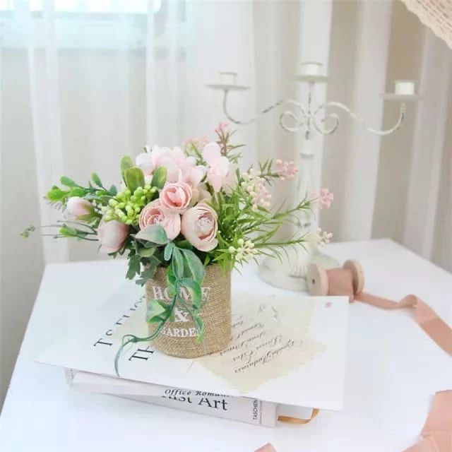 Fleurs d'hortensia avec vase