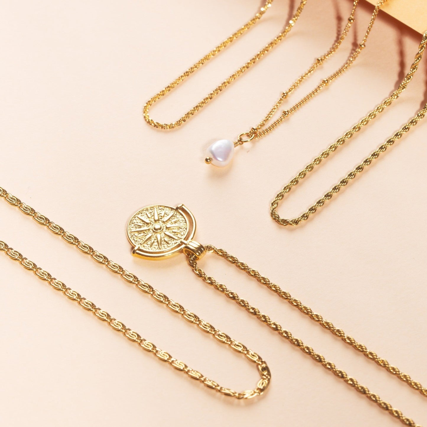 Collier Suspendu Élégant - Aurora