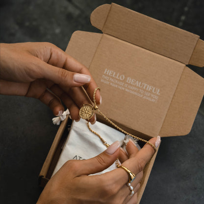 Collier Suspendu Élégant - Aurora