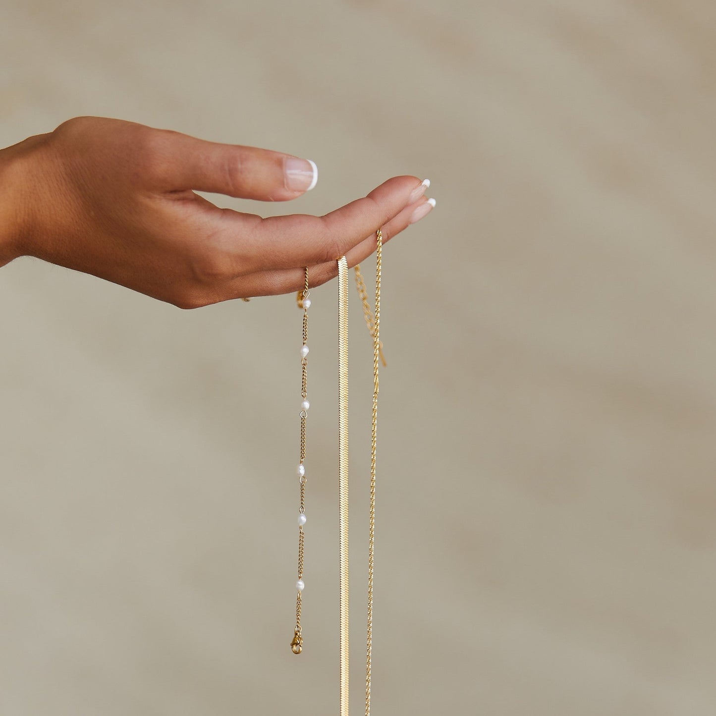 Bracelet Élégante Amara avec des Perles de Eau Douce Éblouissantes