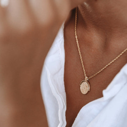 Collier Suspendu Élégant - Aurora