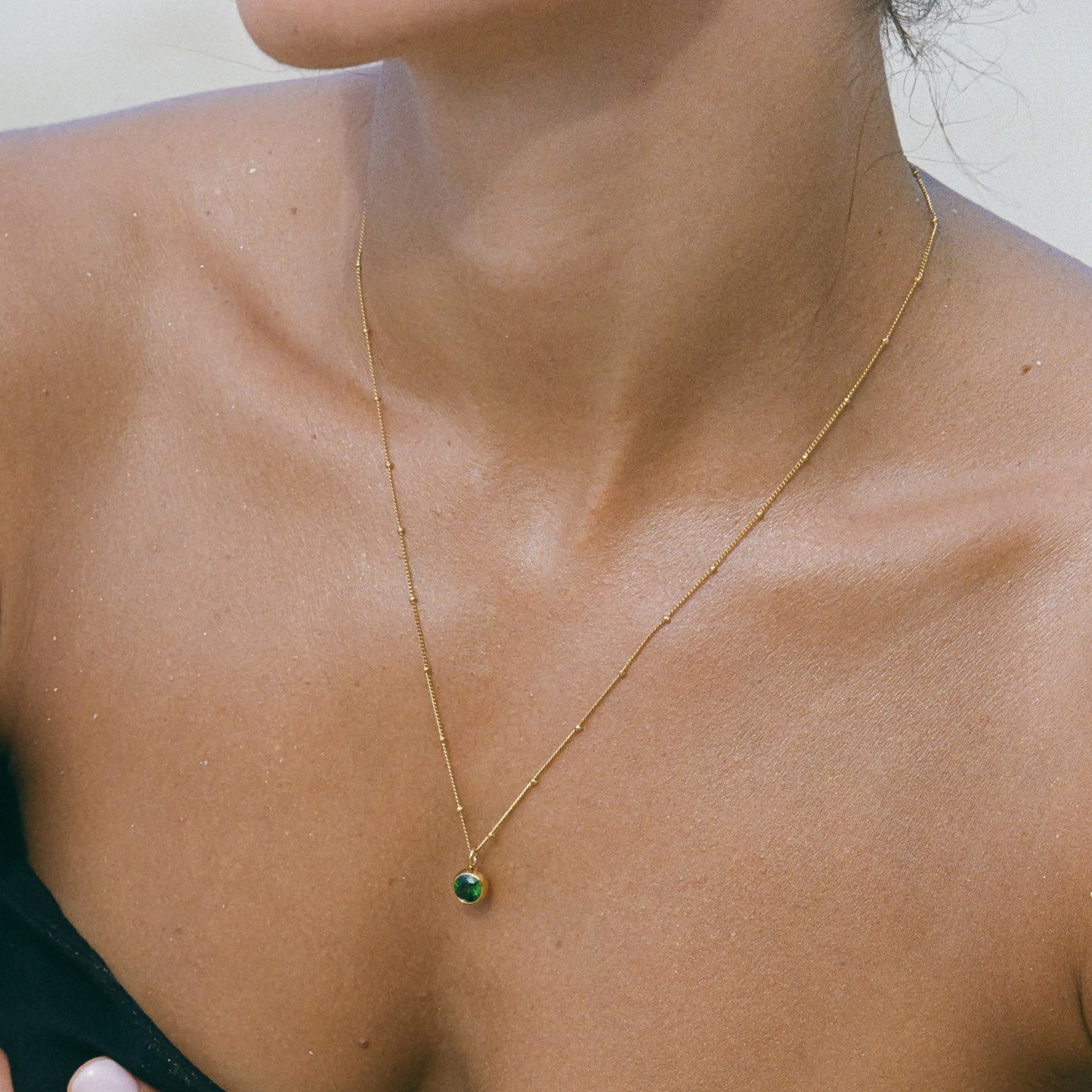 Aurora Pierre de Naissance Collier - Une Envoûtante Connexion