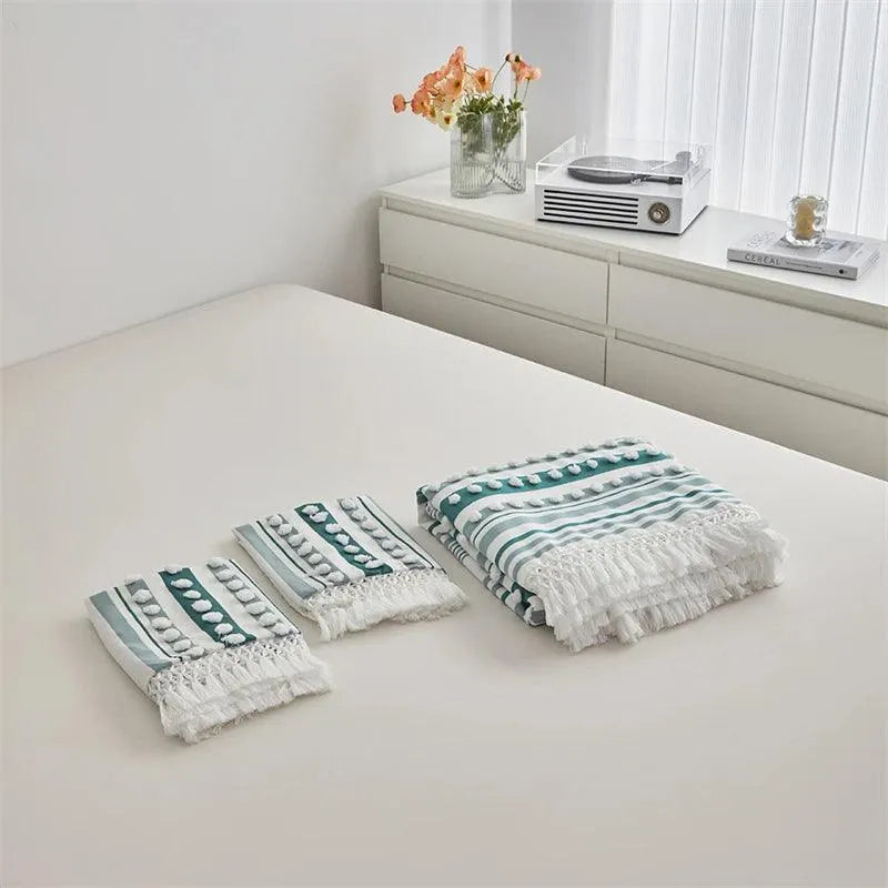 Ensemble de lit en fourrure coupée rayé de haute qualité │ Couette moderne Boho avec housse de couette et taie d'oreiller à pompons