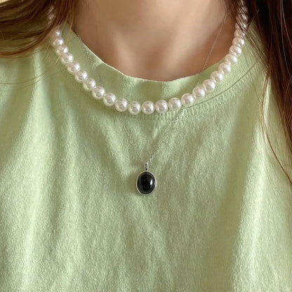 Collier Élegant en Opale Noire | Une Impressionnante Déclaration de Style