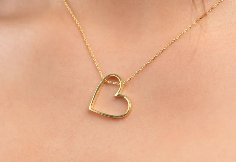 BoldHeart Collier – Élégante Pendentif Cœur Ouvert