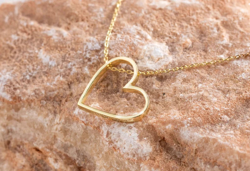 BoldHeart Collier – Élégante Pendentif Cœur Ouvert