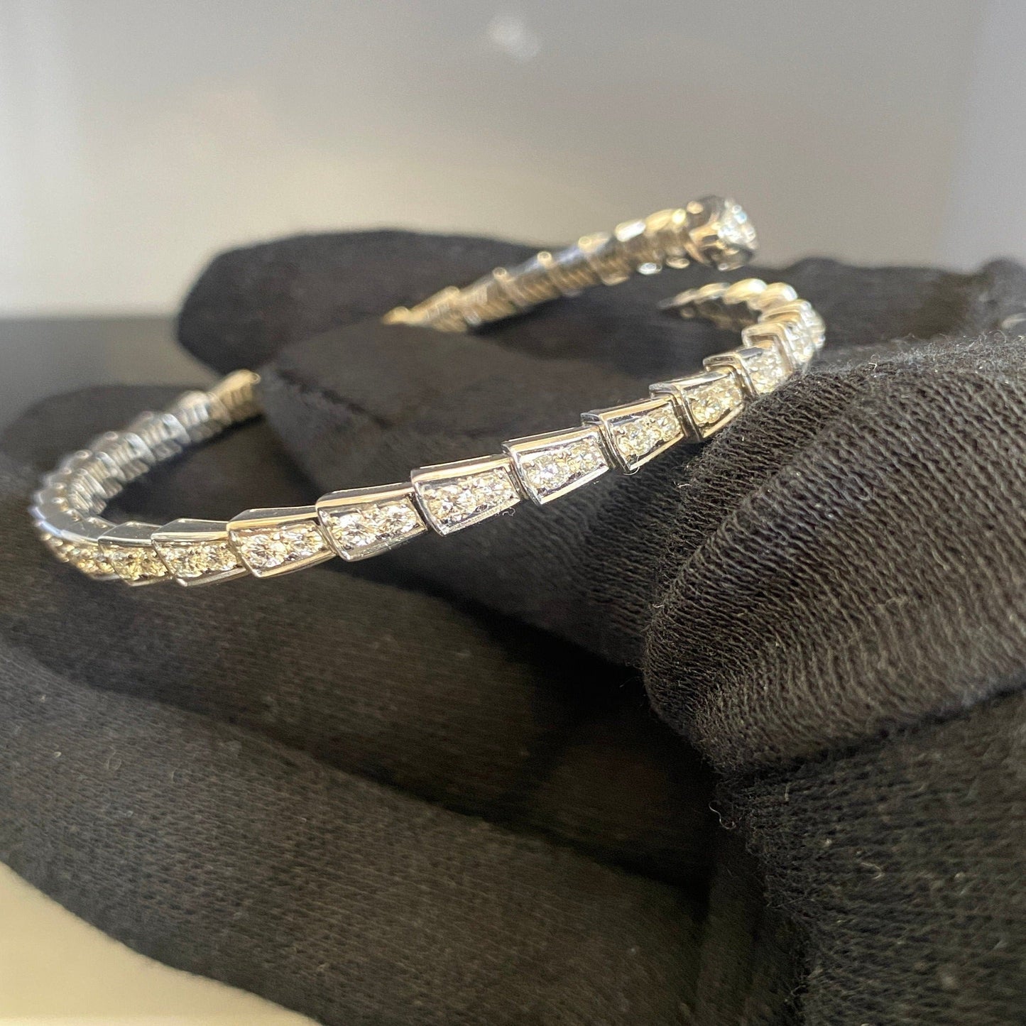 Bande d'éternité – Bracelet serpent luxe avec finition brillante