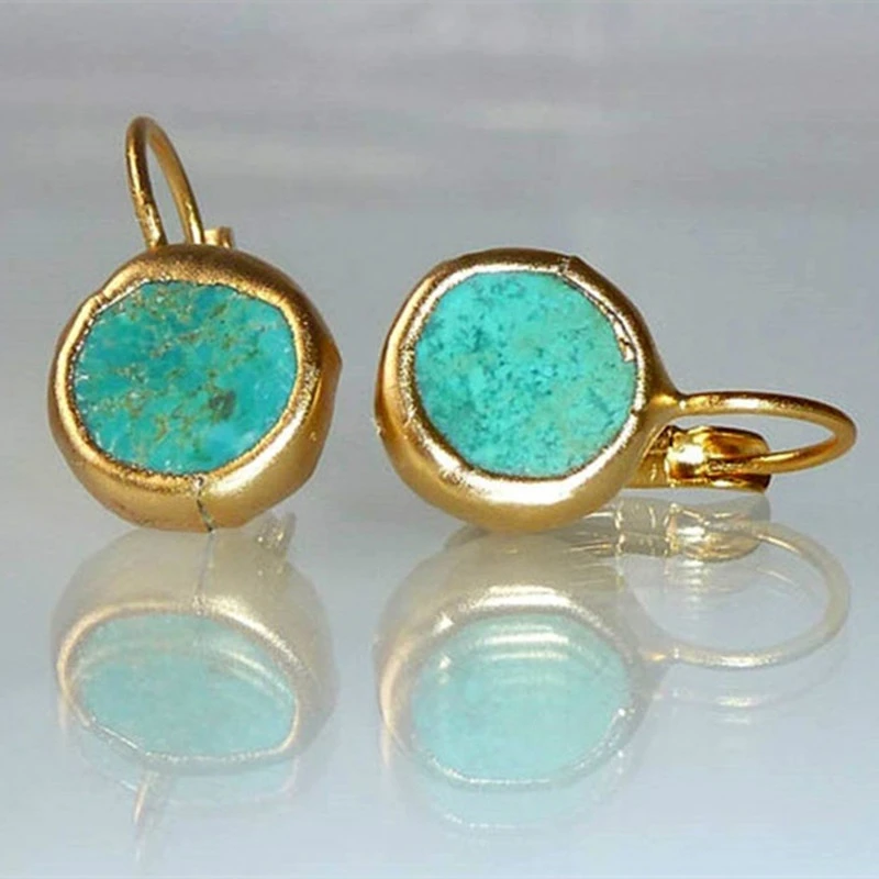 Boucles d'oreilles dorées élégantes avec turquoise éclatant - Collection Sofia
