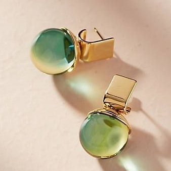 Boucles d'oreilles vintage élégantes avec des cristaux d'émeraude verte scintillants