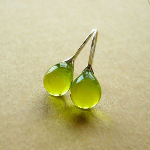 Boucles d'oreilles en verre olive vintage chic - Collection Olivia