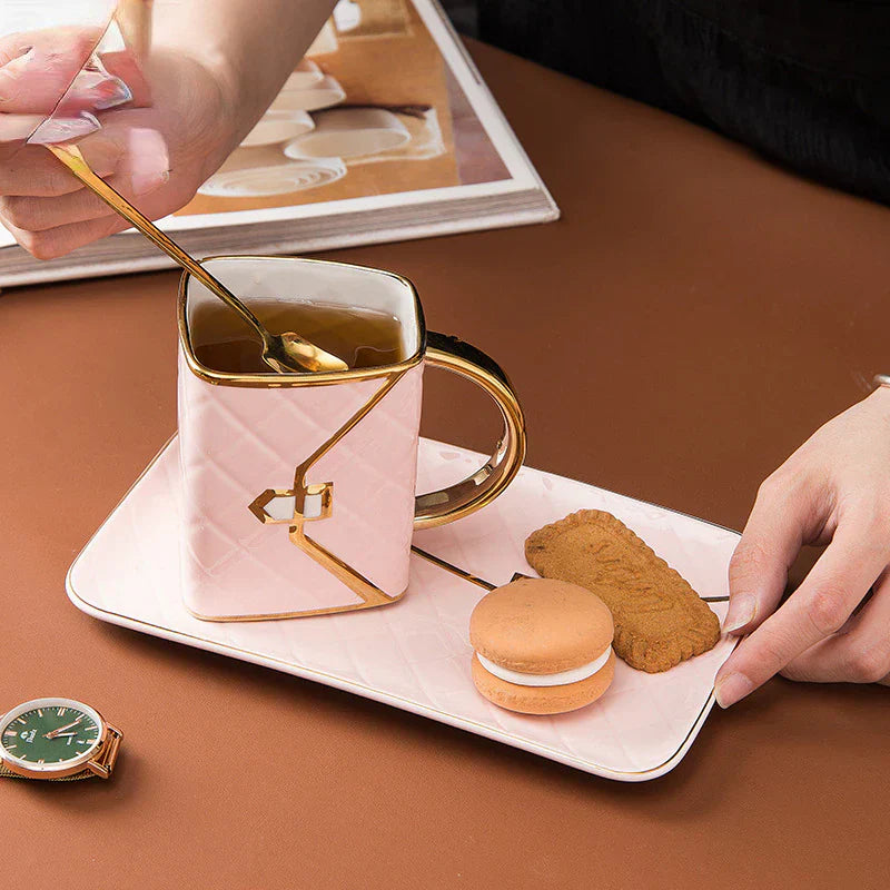 Tasse à dessert en céramique inspirée du sac à main Gilded Elegance