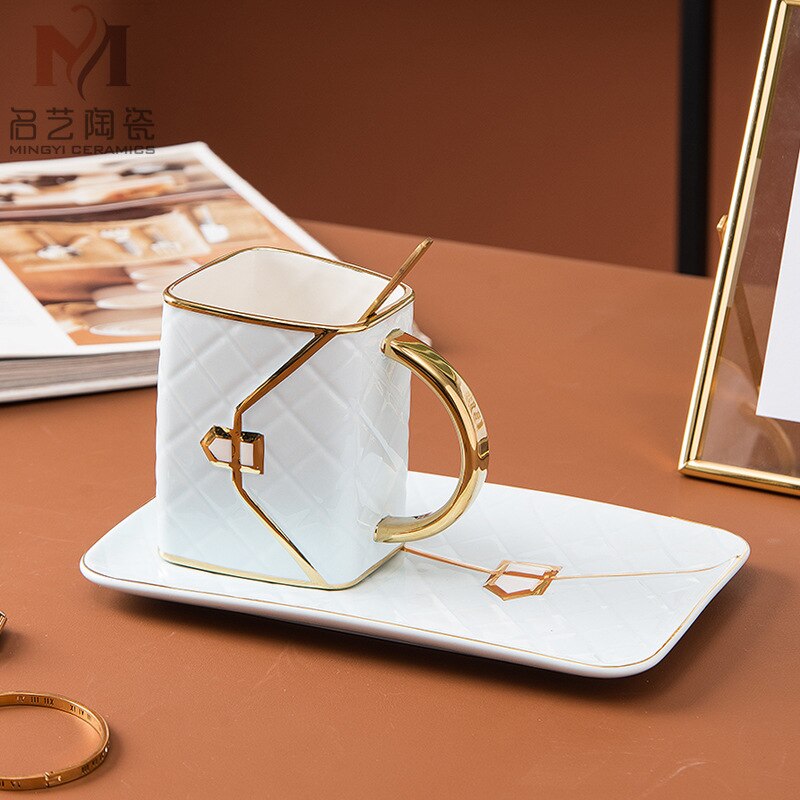 Tasse à dessert en céramique inspirée du sac à main Gilded Elegance