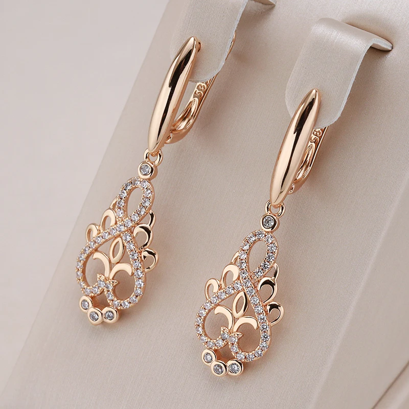 Boucles d'oreilles élégantes en or avec zirconia - Collection Lyra