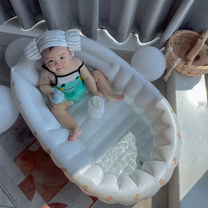 Blow Up Baby Bath™ - Baignoire pour bébé gonflable et sécurisée pour intérieur et extérieur