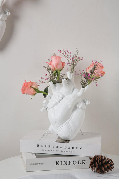Ceramic heart-shaped vase Floroux | Anatomical design | Decorative vase for the home | Elegant flower vase