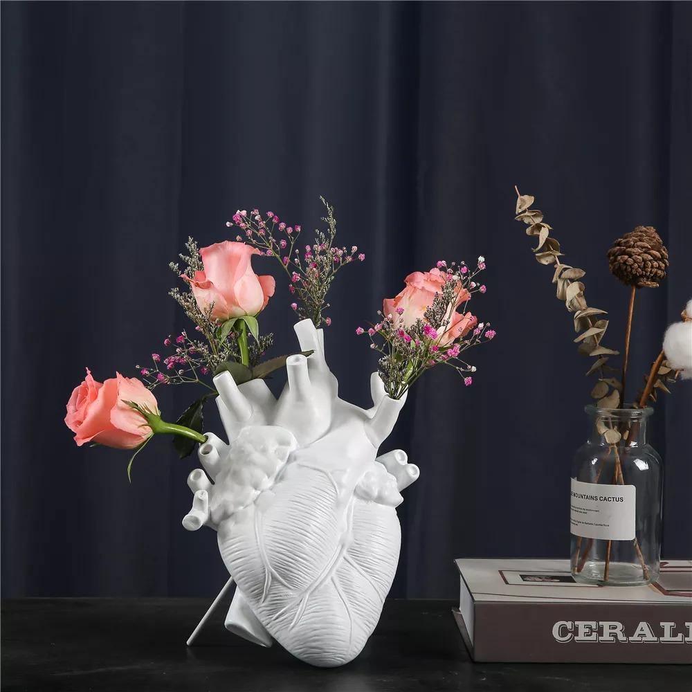 Ceramic heart-shaped vase Floroux | Anatomical design | Decorative vase for the home | Elegant flower vase