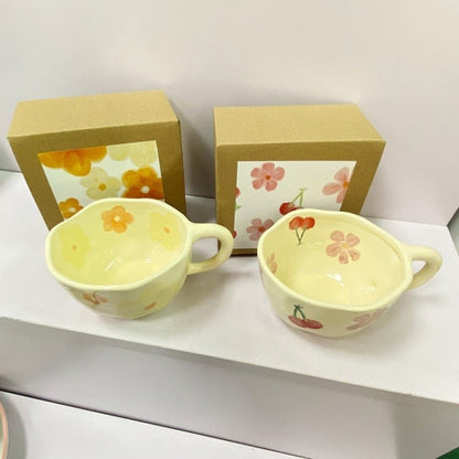 Tasse en céramique avec fleur irrégulière dans le style coréen