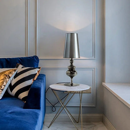 Floroux Élégance | Lampe de Table LED Stylée pour un Salon Moderne