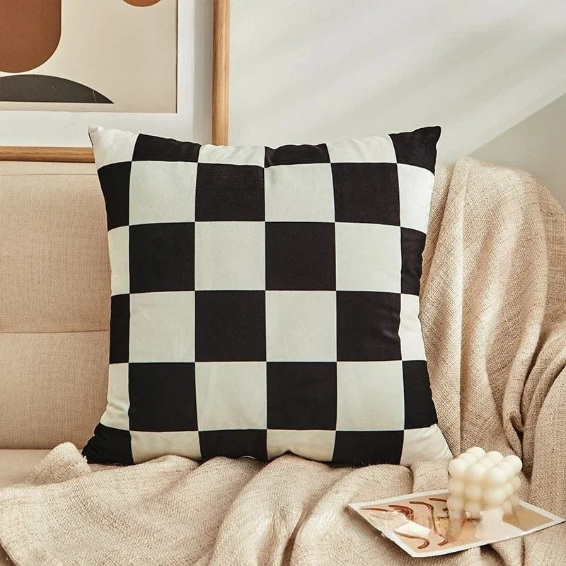 Coussin à carreaux élégant – Must-Have tendance pour un intérieur de luxe