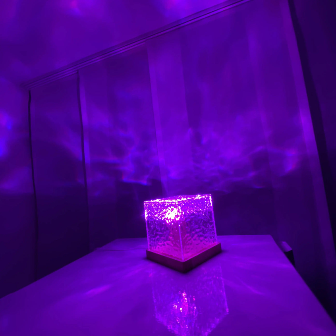 Lampe de table en forme de cube