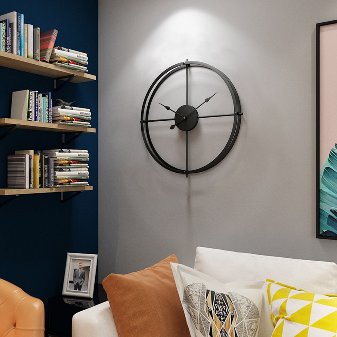 Horloge murale silencieuse en fer au design moderne