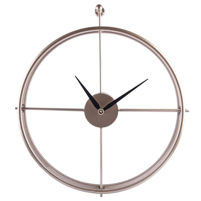 Horloge murale silencieuse en fer au design moderne