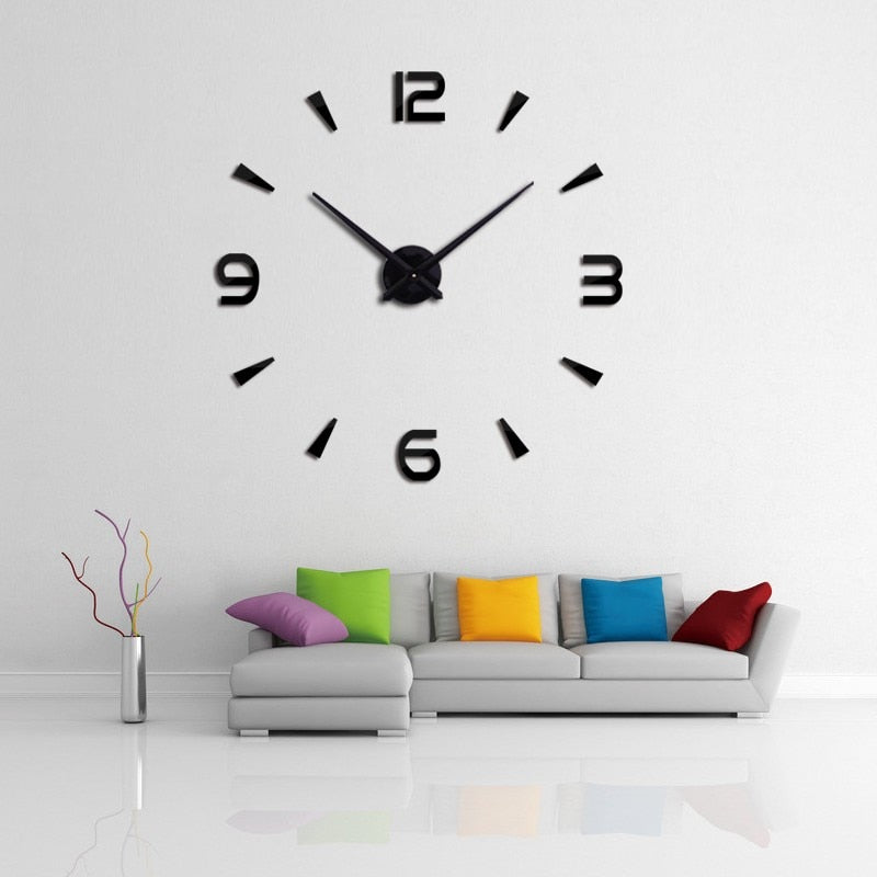 Vraiment grande horloge murale au design moderne