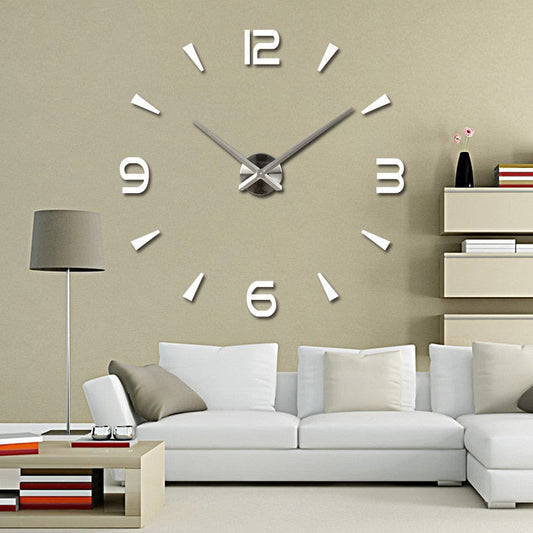 Vraiment grande horloge murale au design moderne