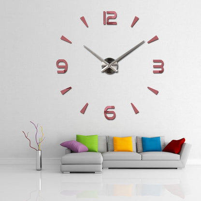 Vraiment grande horloge murale au design moderne
