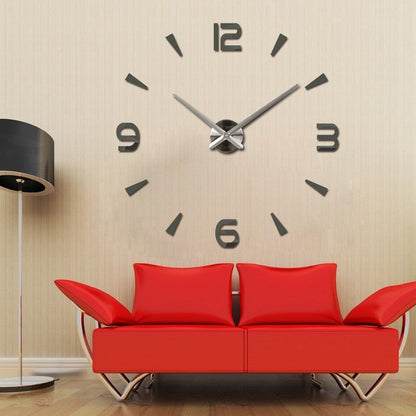Vraiment grande horloge murale au design moderne