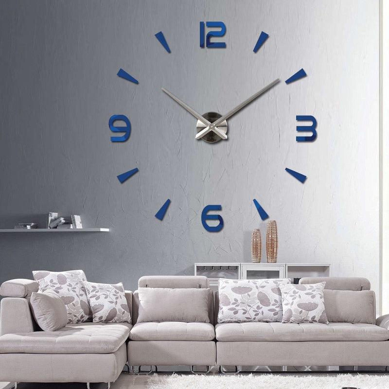 Vraiment grande horloge murale au design moderne