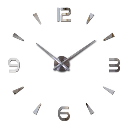 Vraiment grande horloge murale au design moderne