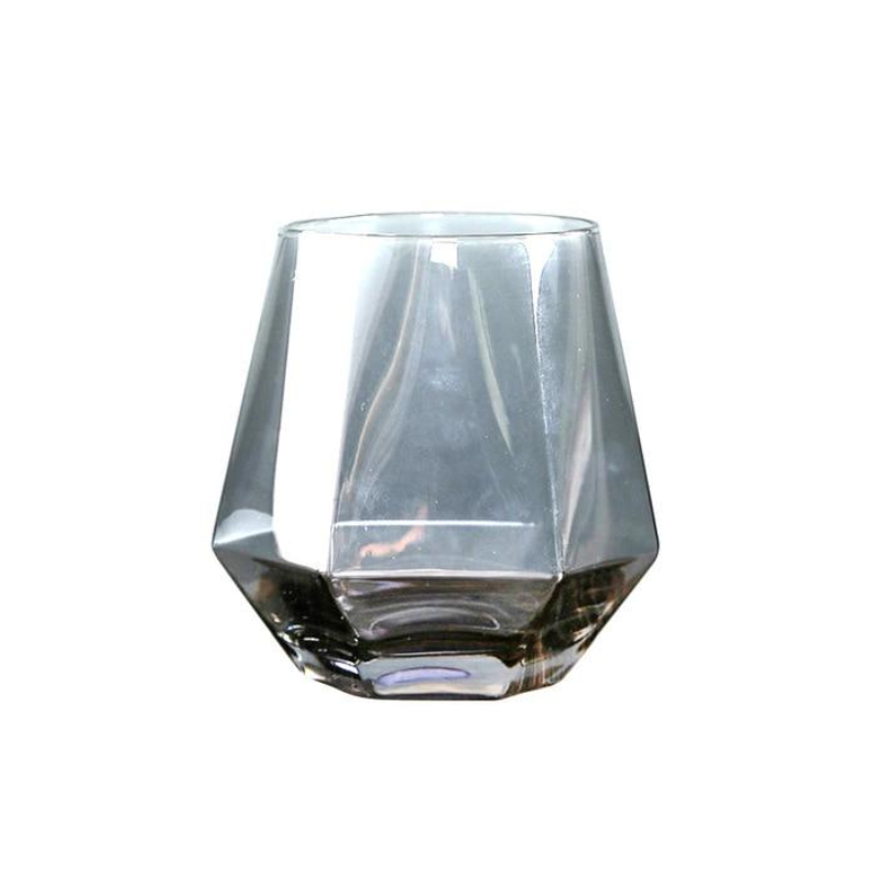 Vaisselle à boire avec des diamants